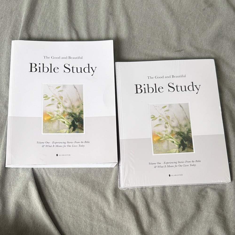 Bible Study - White Cover (Set of 2)
